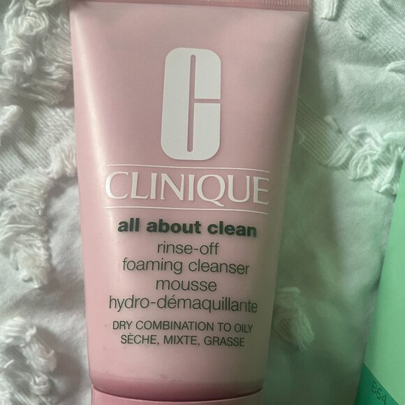 Clinique All About Clean (Large/5 oz) and Gift NWOT - Picture 2 of 6